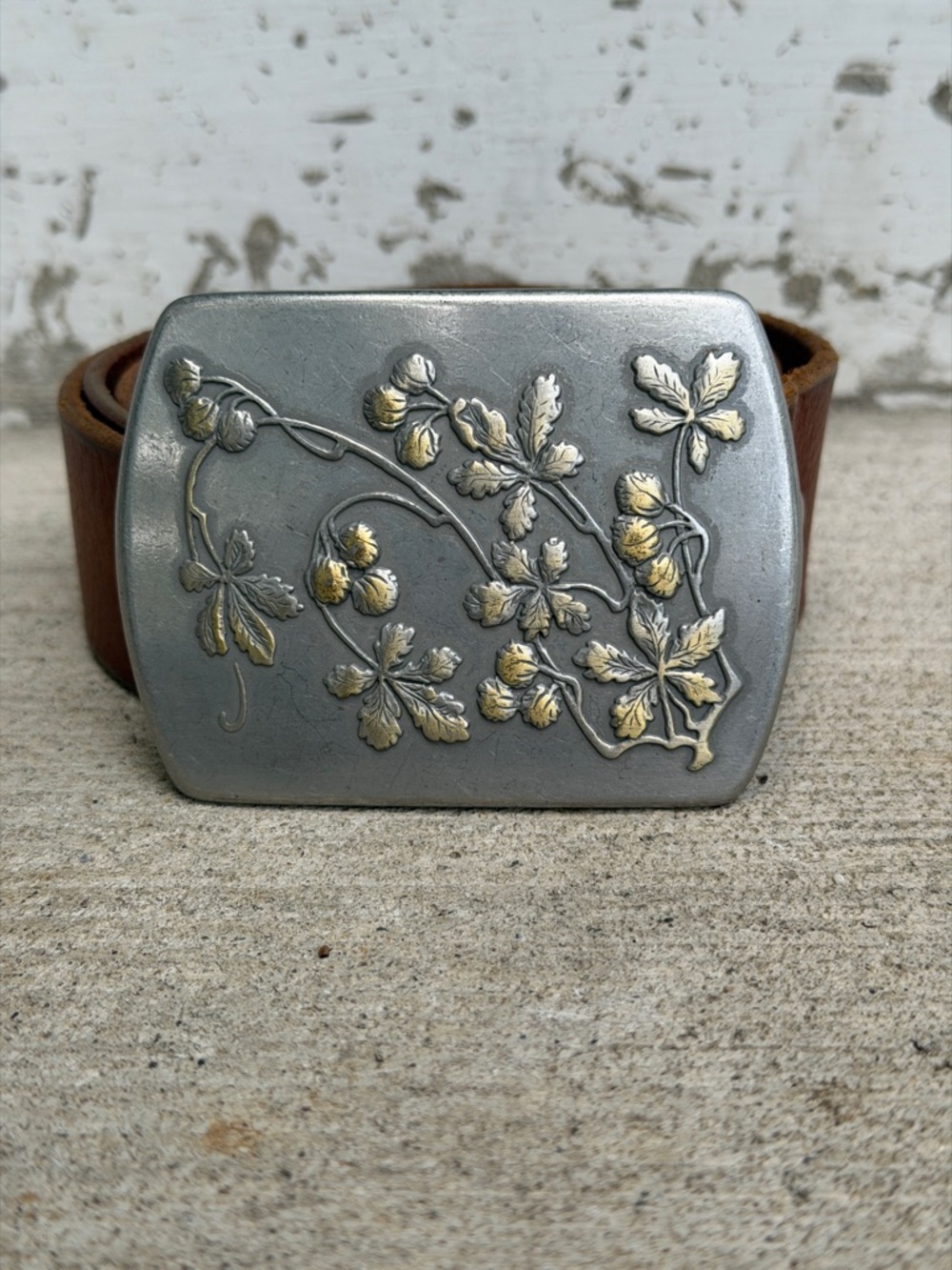 Gap Vintage 1990s Brown Leather Belt with Floral Metal Belt Buckle Size Large